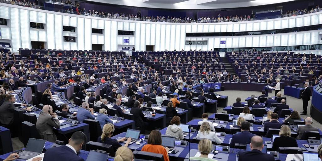 La Eurocámara da luz verde a la relajación de las reglas sobre países seguros para agilizar las deportaciones