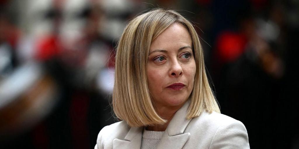 Meloni blinda las fronteras contra la inmigración, plantea un bloqueo naval y relanza el plan Albania