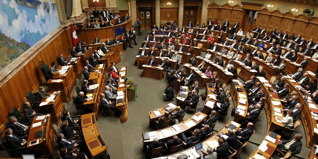 Suiza celebrará un referéndum para limitar su población a 10 millones