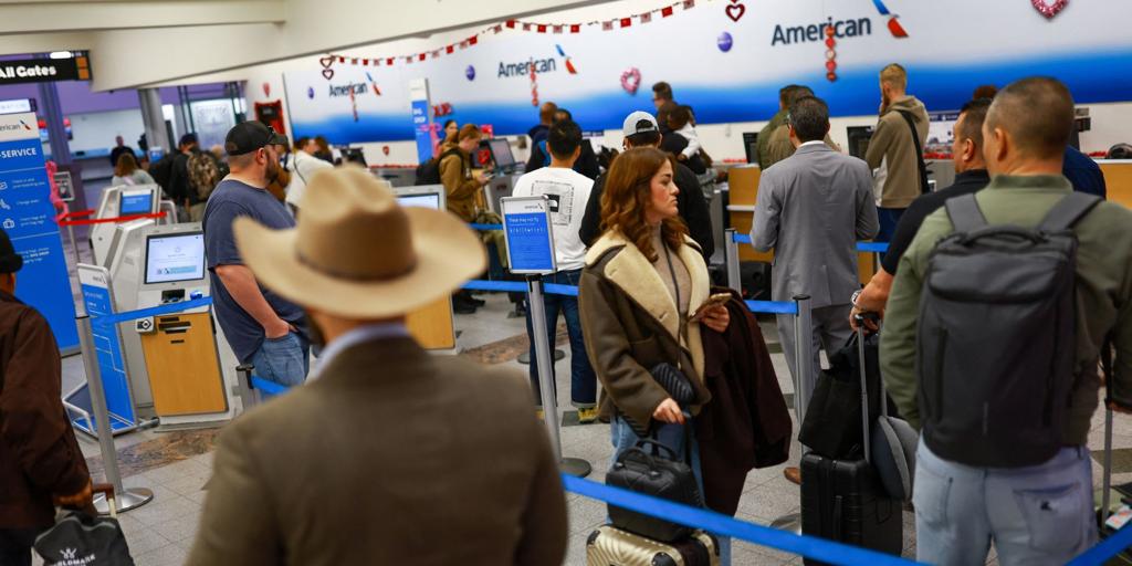 Lío en la frontera entre EE.UU y México: cierran el espacio aéreo de El Paso por el uso de láser contra drones de cárteles