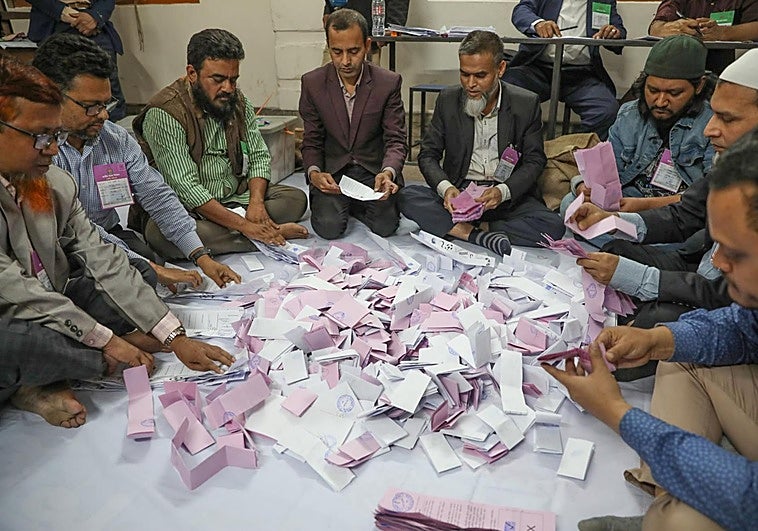 Los nacionalistas se imponen a los islamistas en las primeras elecciones en Bangladés tras la caída de la dictadura