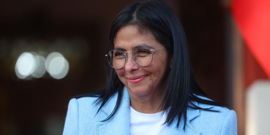 Delcy Rodríguez se compromete a organizar elecciones «libres y justas» en Venezuela