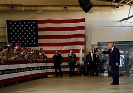 Trump anuncia que viajará a Venezuela, sin precisar cuándo, y visita a los militares que capturaron a Maduro