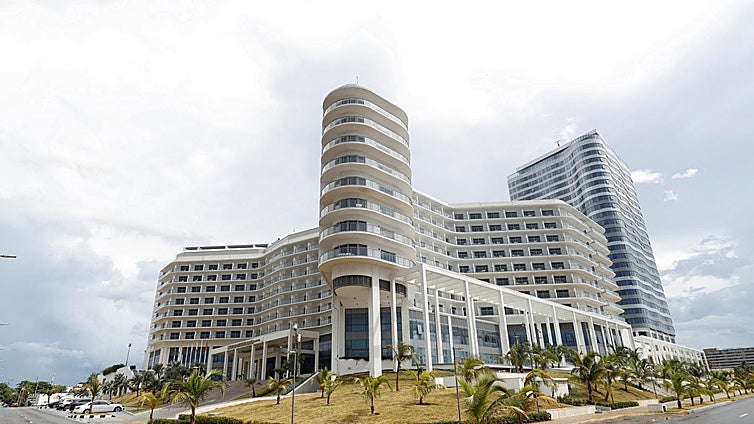 Meliá e Iberostar, afectados por el cierre de hoteles en Cuba por la falta de turistas y  de combustible