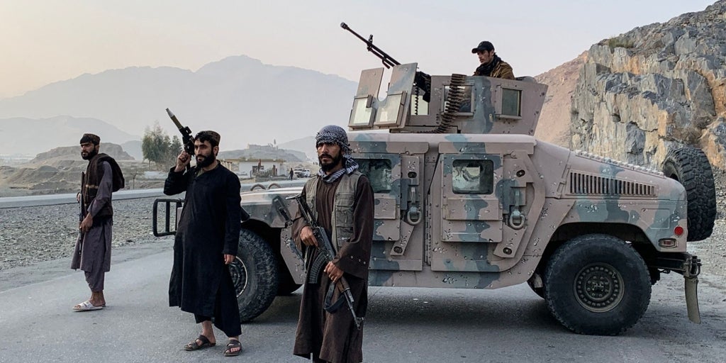 Pakistán declara la «guerra abierta» a Afganistán tras bombardear Kabul