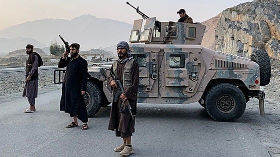 Pakistán declara la «guerra abierta» a Afganistán tras bombardear Kabul