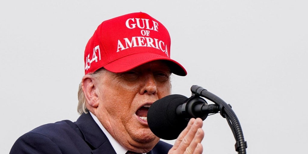 Trump denuncia represión y abusos antes del ataque a Irán