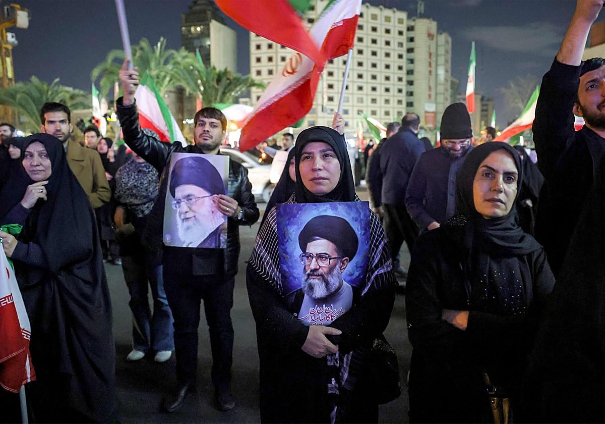 Vigilias en Teherán por la muerte del líder supremo de Irán, Alí Jamenei.