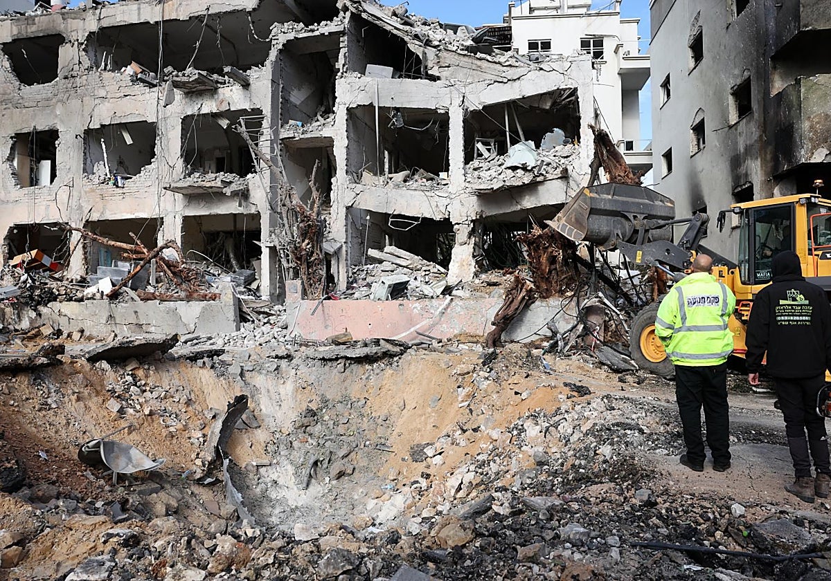 Los misiles iraníes destrozaron varios edificios en Tel Aviv.