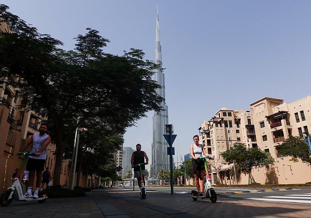 Centenares de bombas iraníes sacuden oasis del Golfo: Dubái y Abu Dhabi en el epicentro de una crisis regional