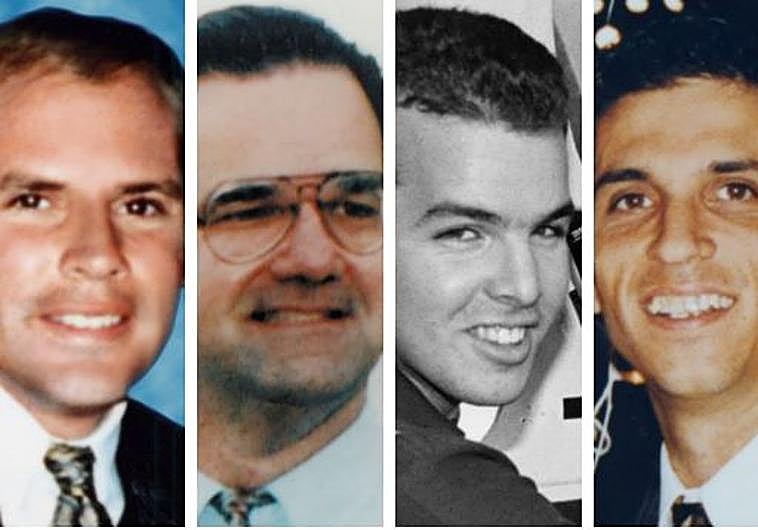 Imagen principal - Carlos Costa, Armando Alejandre, Mario de la Peña y Pablo Morales fueron las cuatro víctimas del derribo de dos avionetas de Hermanos al Rescate en 1996. Figuras del exilio cubano, entre ellas la superviviente de aquel ataque Sylvia Iriondo, exigió en una reciente vigilia en Miami que se encausara a Raúl Castro