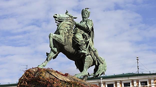 Imagen antes - Kiev 2022-2026: viaje a una ciudad atrapada por la guerra