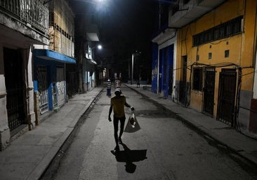 El castrismo agoniza en una Cuba entre tinieblas