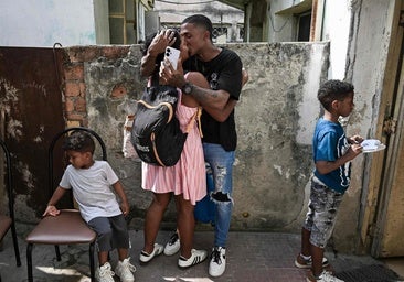 Küba, yurtdışındaki vatandaşlarının adadaki özel şirketlere yatırım yapmasına izin verecek