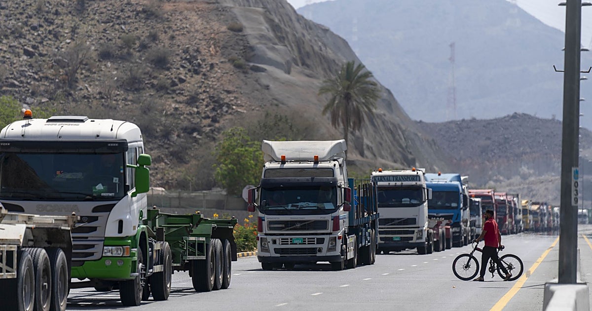 Irán busca asfixiar al Golfo mientras Emiratos responde con un corredor logístico