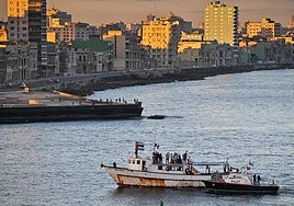 La flotilla a Cuba intenta lavar la imagen del régimen en medio de su peor crisis