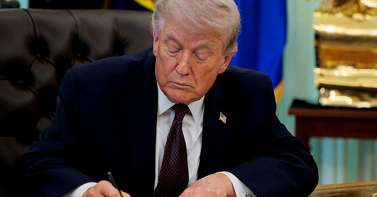 Trump afirma que Irán ha pedido un alto el fuego, pero Teherán lo niega