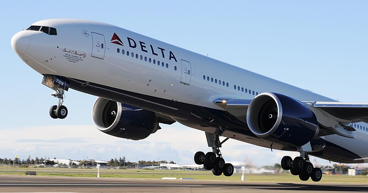 Una mujer da a luz en pleno vuelo entre Kingston y Nueva York