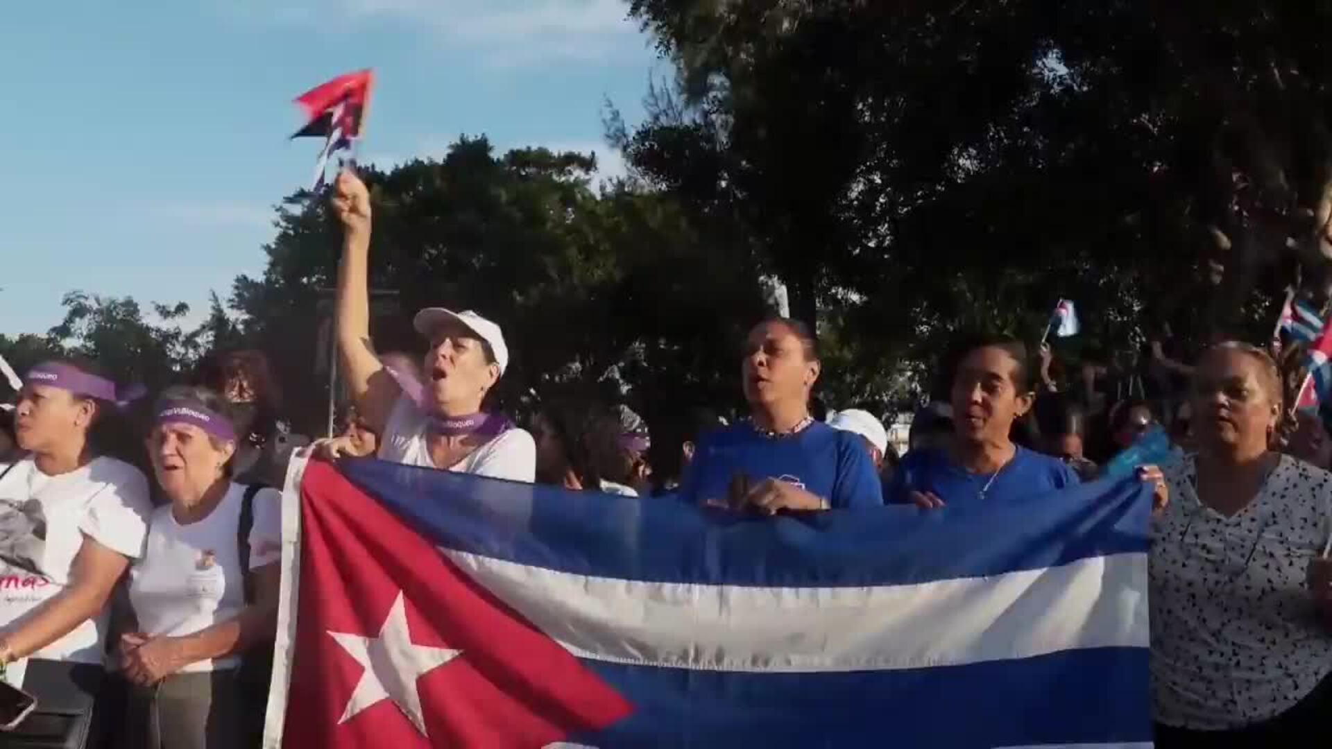 Cientos de cubanos se protestan en La Habana en contra de las sanciones ...