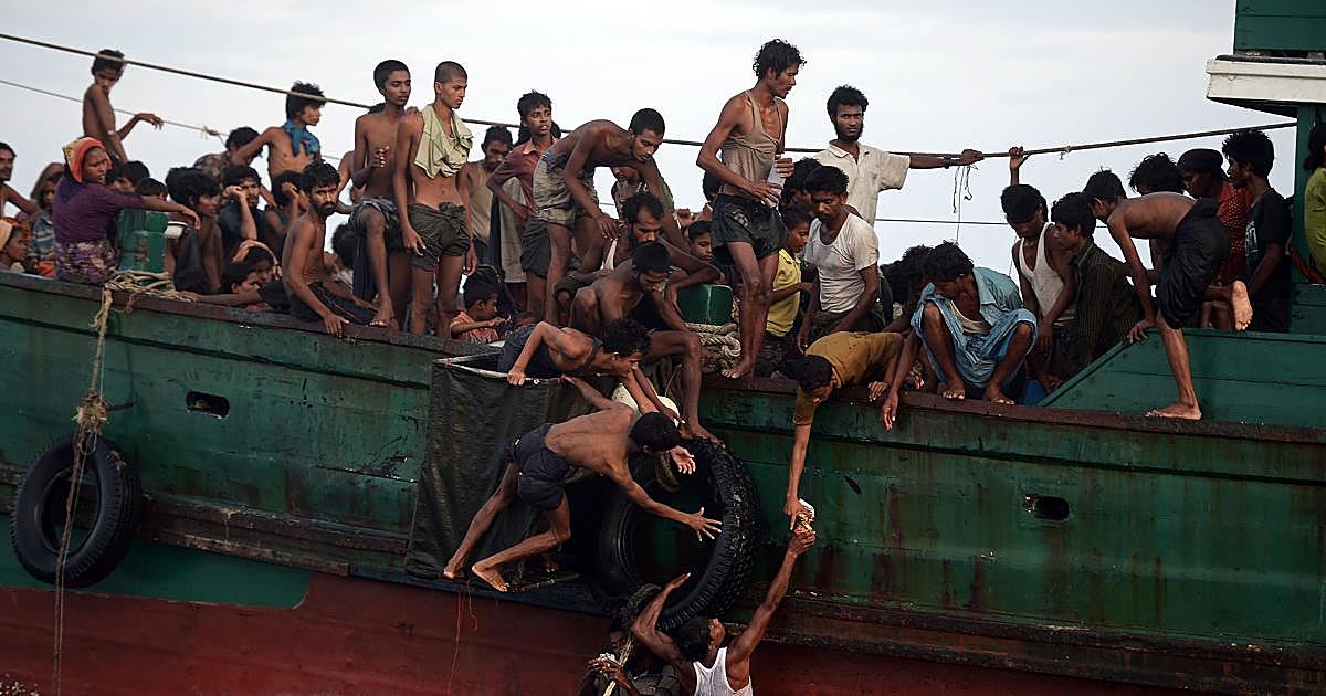 Al menos 250 desaparecidos en un naufragio de un barco que zarpó de Bangladés con refugiados rohinyás