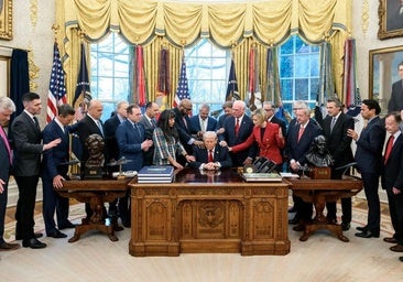 Presidente, Mesías y contra el Papa: Trump se la juega con los católicos