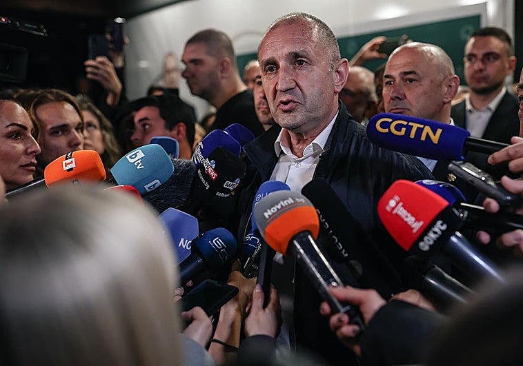 Radev insiste tras su holgada victoria en Bulgaria en mantener el diálogo con Putin
