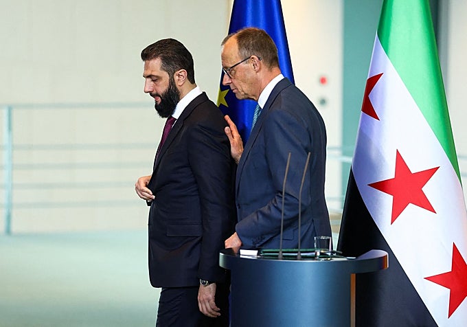 El presidente sirio, Ahmed al-Sharaa, fue recibido por el canciller de Alemania, Friedrich Merz, en marzo.