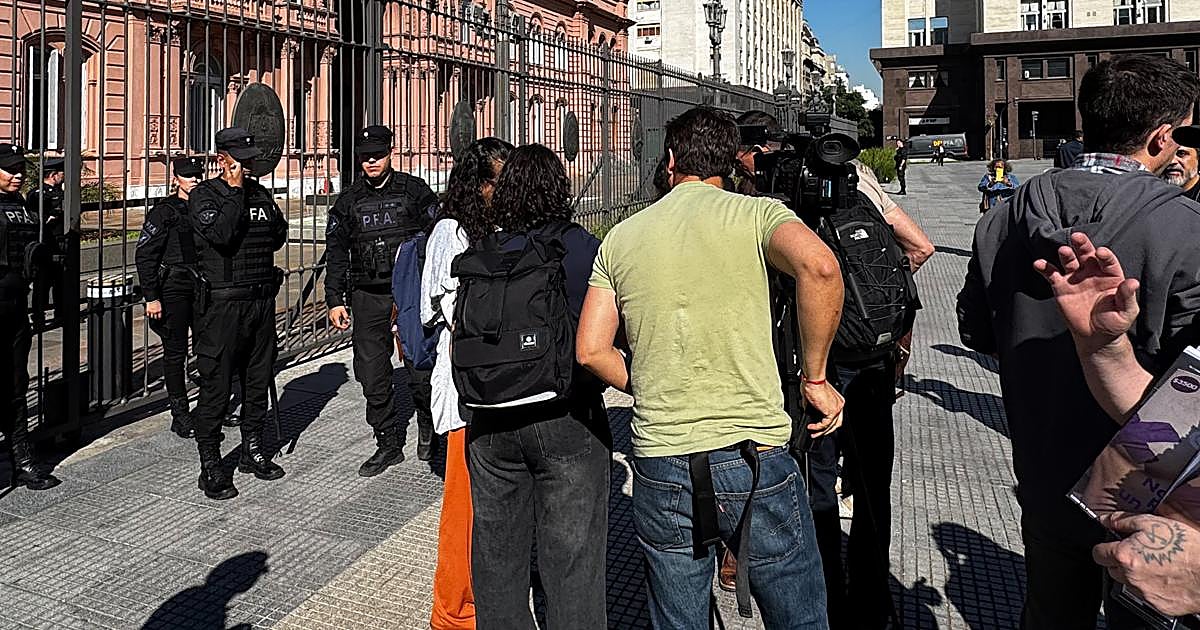 Milei prohíbe a la prensa entrar en la Casa Rosada: «Los periodistas, basuras inmundas, no están por encima de la ley»
