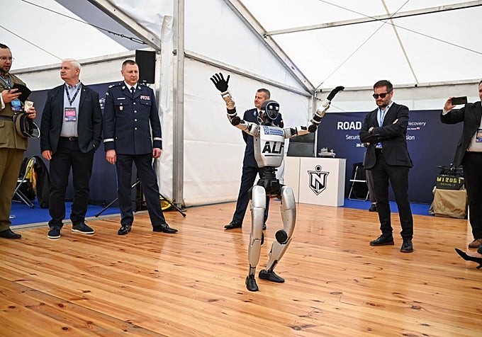 Exhibición de robots para la Conferencia de Ayuda a Ucrania que se celebrará en Polonia en junio.