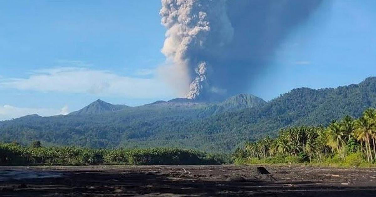 Al menos 20 desaparecidos en Indonesia tras la erupción del volcán Dukono