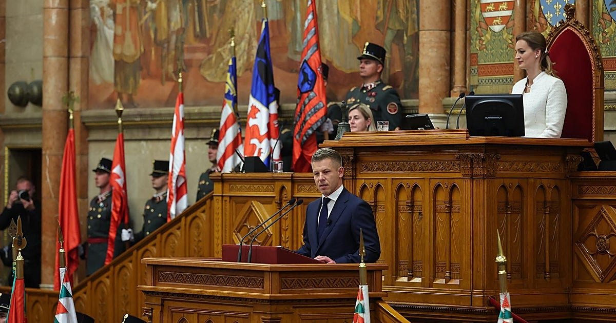 Magyar toma posesión como primer ministro de Hungría con una «petición de cuentas» a Orbán