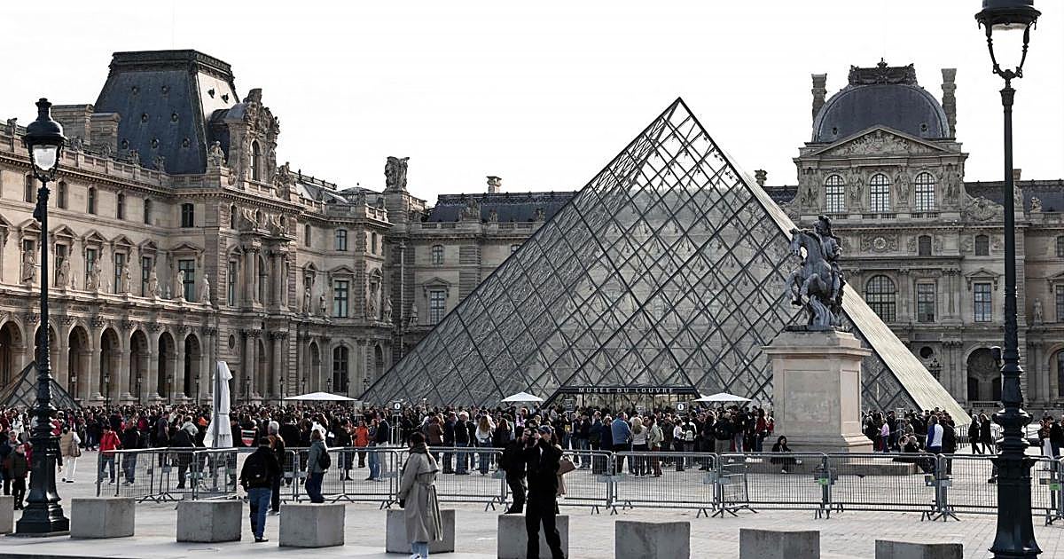 Detienen en París a un sospechoso de planear un atentado yihadista en el Louvre