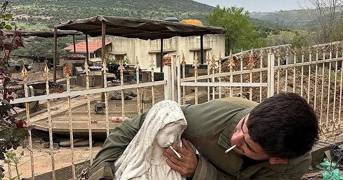 Prisión para dos soldados israelíes por colocar un cigarrillo en la boca de una estatua de la Virgen en Líbano