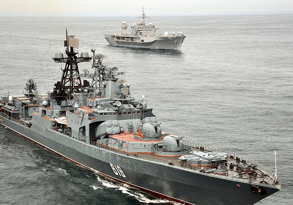 El buque ruso antisubmarinos Severomorsk, fondeado ahora frente a la costa alemana en el Báltico.
