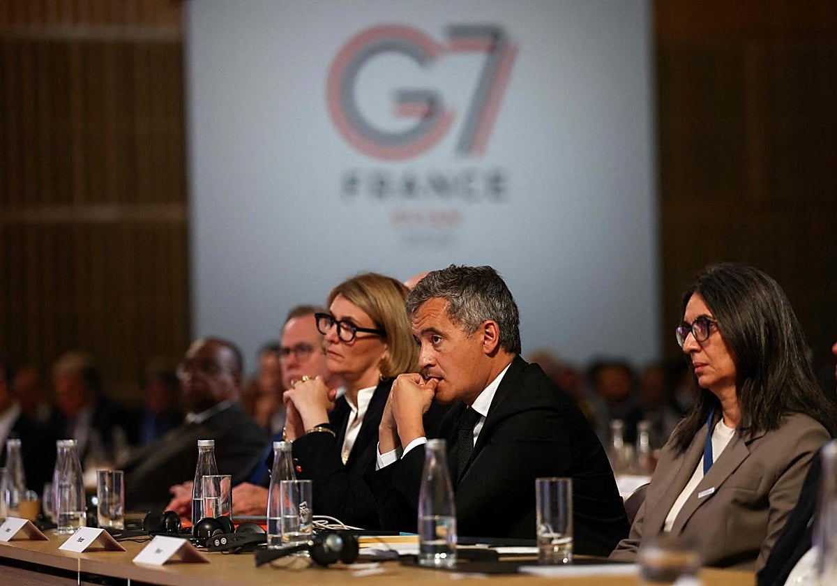 Gérald Darmanin, en el centro, durante una reciente conferencia del G-7 titulada 'No hay dinero para el terrorismo'.