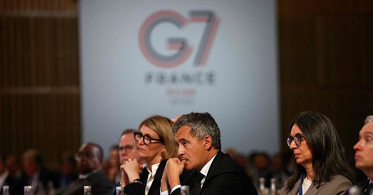 El ministro de Justicia francés propone suspender la inmigración legal durante tres años