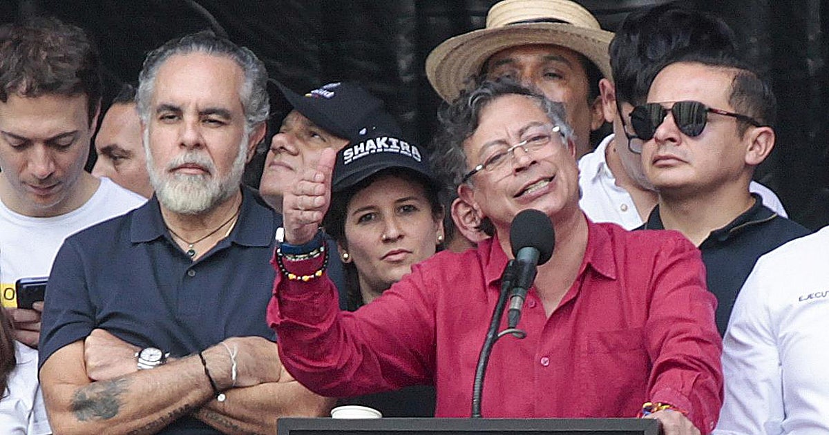 Petro lanza una batería de medidas populistas para impulsar la victoria de Cepeda en la primera vuelta en Colombia