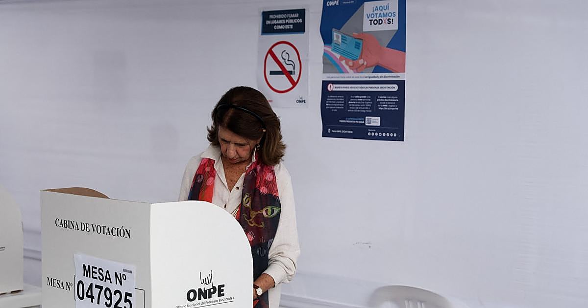 Fujimori y Sánchez se disputan la presidencia de Perú en una