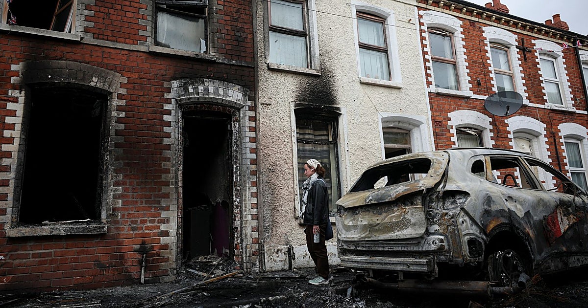 La violencia sacude Belfast tras el apuñalamiento de hombre 