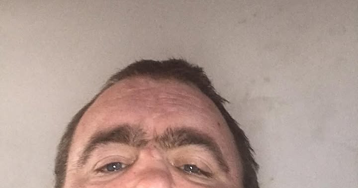 Quién es la víctima de Belfast: vecino del agresor, tenía pe