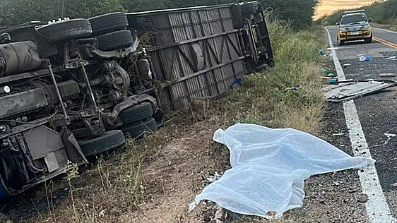 Mueren siete jóvenes de un equipo de baloncesto en un accidente de autobús en Brasil