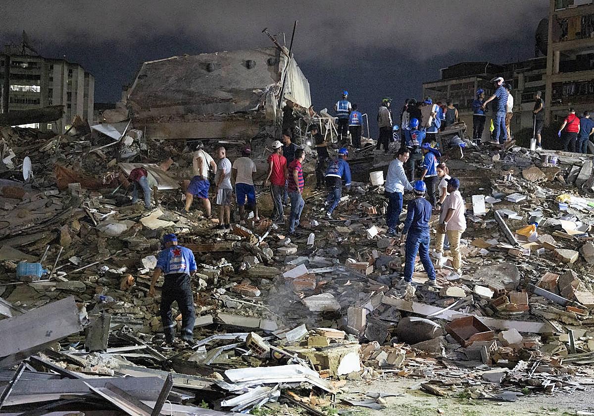 Dos potentes terremotos de 7,2 y 7,5 de magnitud golpean Venezuela y colapsan decenas de edificios