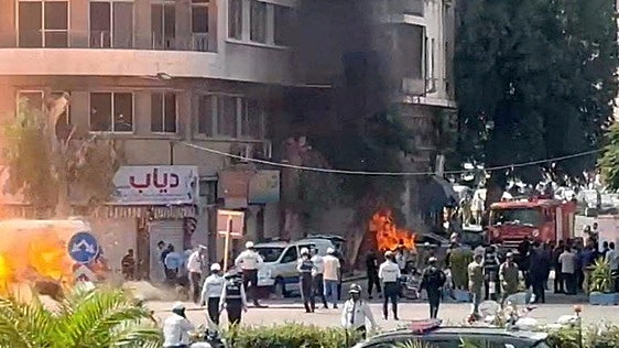 Un atentado con explosivos altera el final de la visita de Macron en Siria