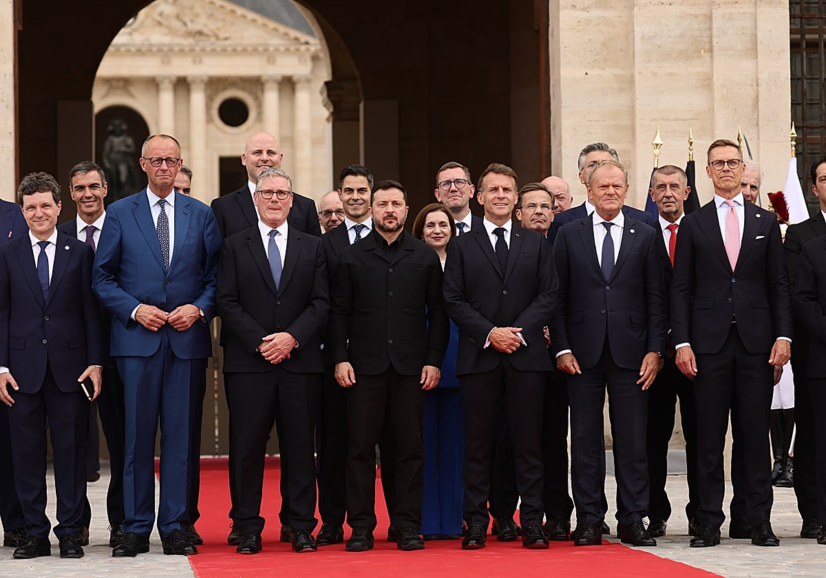 El presidente francés, Emmanuel Macron, preside la Coalición de los Voluntarios en París este lunes