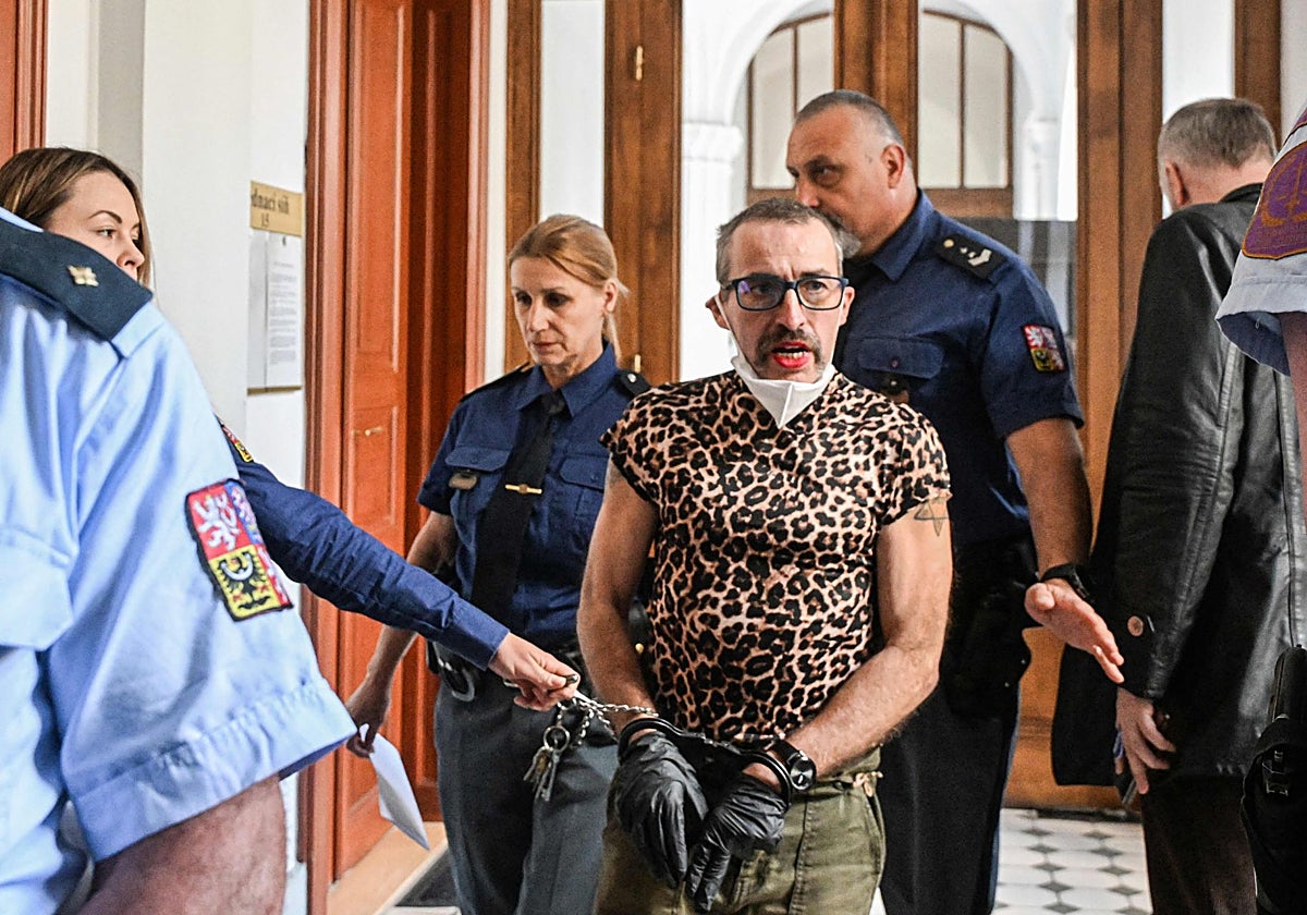 Liebich, el neonazi 'trans' condenado a una cárcel de hombres