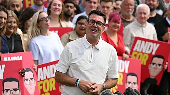 El Partido Laborista oficializa a Burnham como nuevo líder para sustituir al primer ministro Starmer
