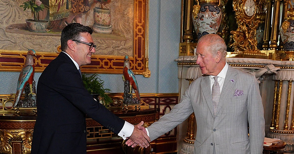 Burnham reemplaza a Starmer como primer ministro del Reino Unido