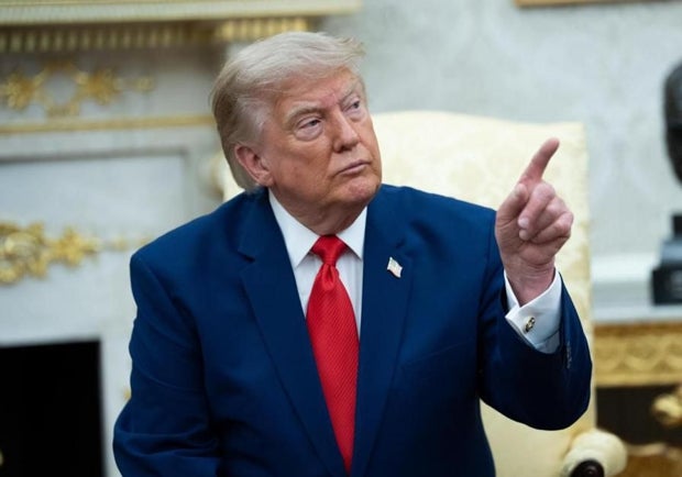 Trump amenaza con «destruir un puente o una central eléctrica» en Irán por cada buque que sea atacado en Ormuz