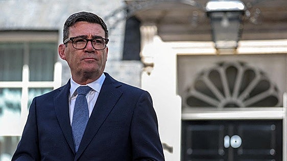 Más de 100 millonarios británicos piden al primer ministro de Reino Unido pagar más impuestos: «Podemos permitírnoslo»