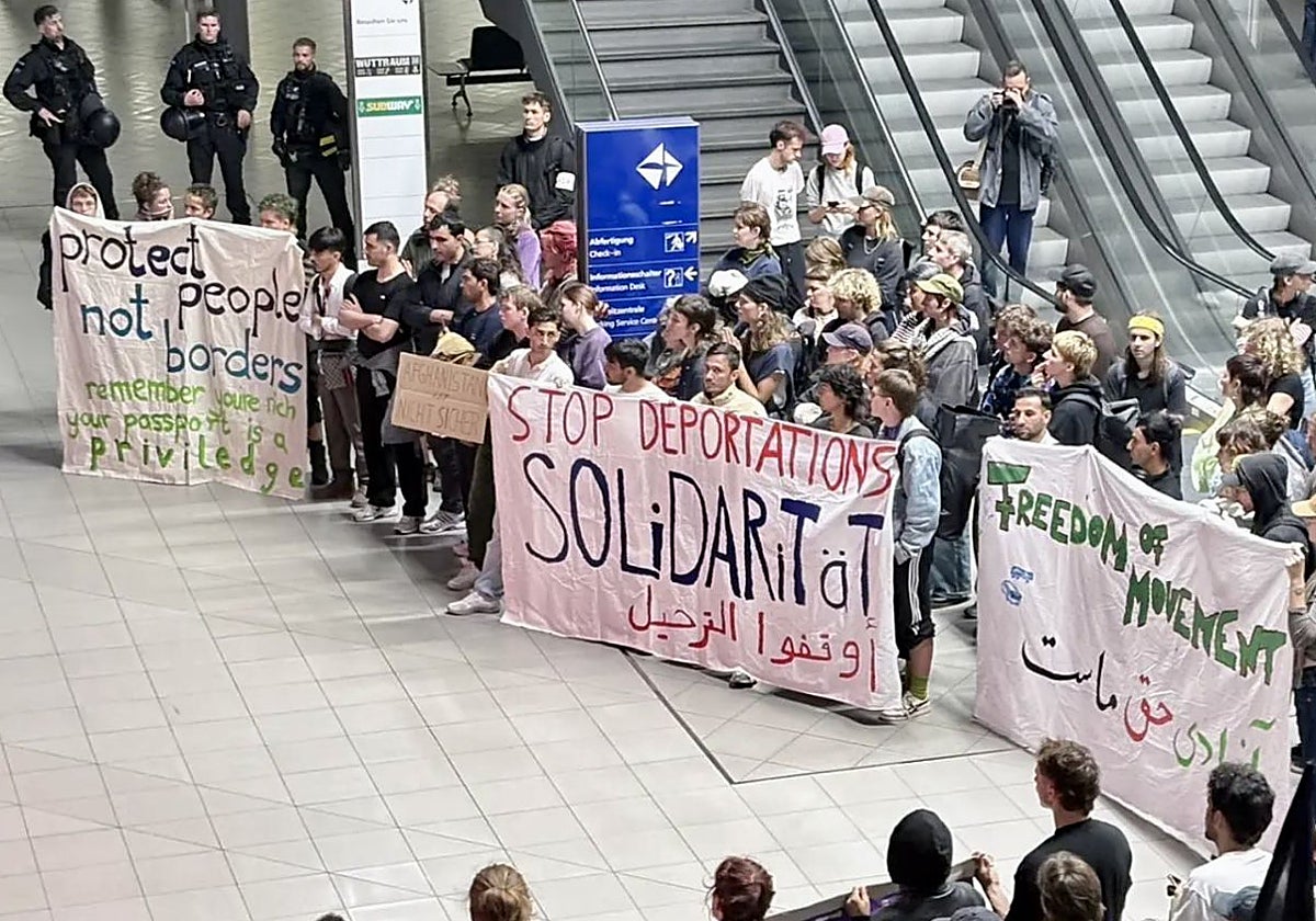Alemania comienza a deportar afganos sin delitos graves